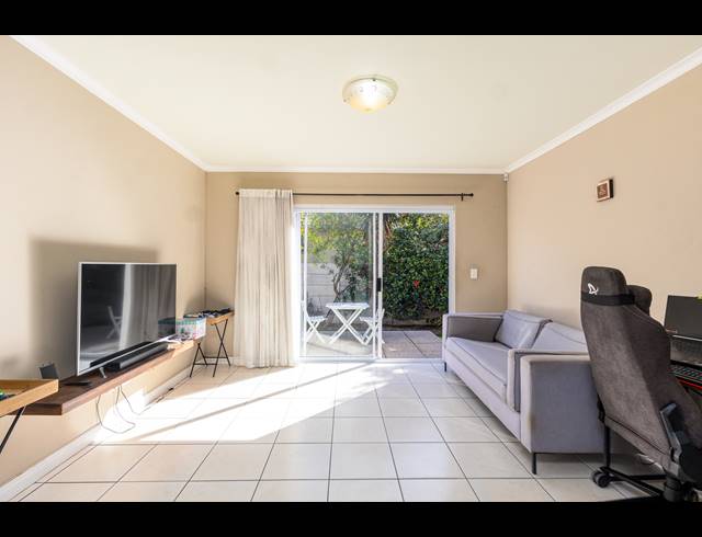 2 BEDROOM FREESTANDING FOR SALE IN SUNNINGDALE